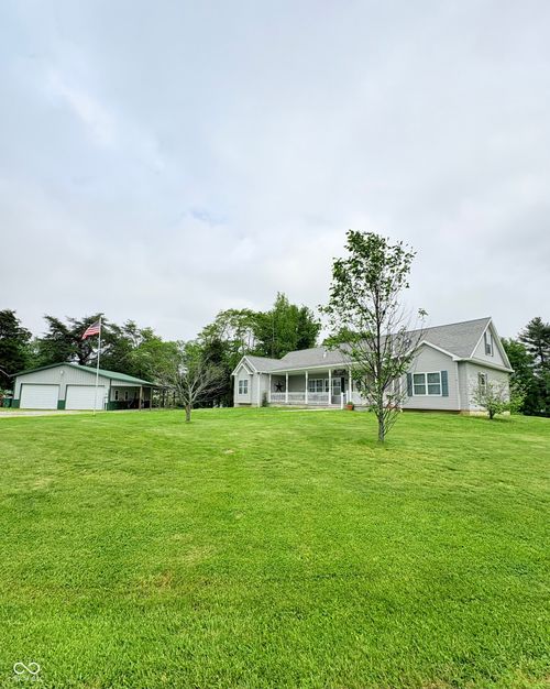 107 E 14th St, Clay City, IN, 47841-8201 | Card Image