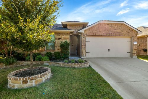 8101 Muddy Creek Dr, Fort Worth, TX, 76131-1764 | Card Image