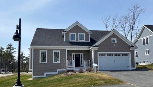 35-26 Cliffside Dr, Auburn, NH, 03032-3227 | Card Image