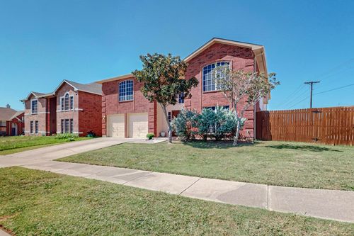 8202 Silverton Dr, Arlington, TX, 76001-8506 | Card Image