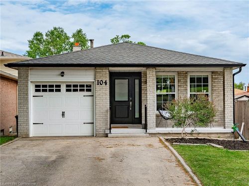 104 Golfwood Dr, Hamilton, ON, L9C6W3 | Card Image