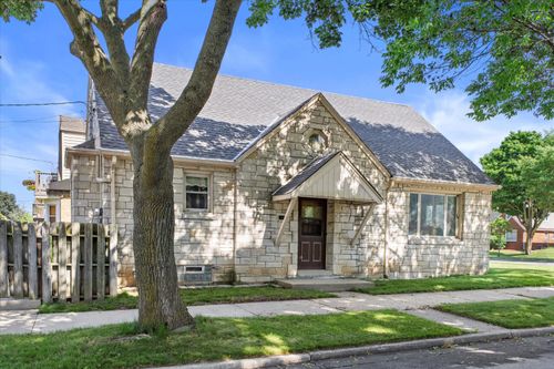 3070 S 46th St, Milwaukee, WI, 53219-3428 | Card Image