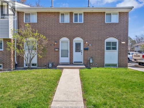 2785 Meadowbrook Lane, Windsor, ON, N8T2Y6 | Card Image