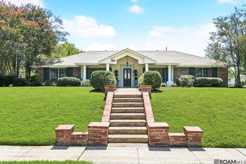 3911 N Bluebonnet Rd, Baton Rouge, LA, 70809-2656 | Card Image