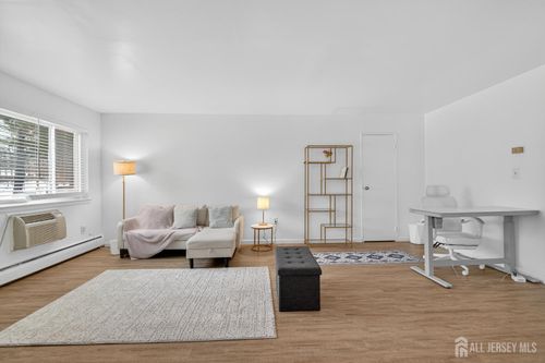 apt-5a-22 Lake Ave, East Brunswick, NJ, 08816-1812 | Card Image