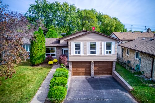 625 Belvenia Rd, Burlington, ON, L7L4Z3 | Card Image