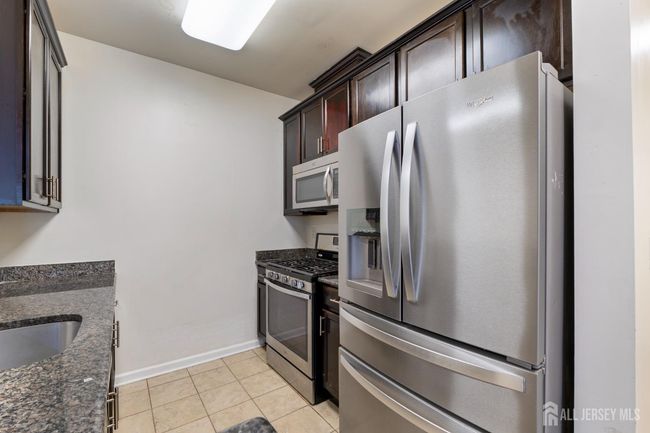 434 Micali Way, Townhouse with 2 bedrooms, 2 bathrooms and null parking in South Plainfield NJ | Image 9