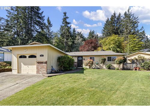 949 S Ct, Cottage Grove, OR, 97424-1954 | Card Image