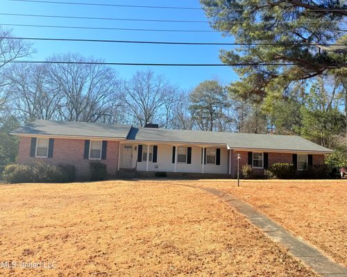 820 Ave Of Pines Street, Grenada, MS, 38901 | Card Image