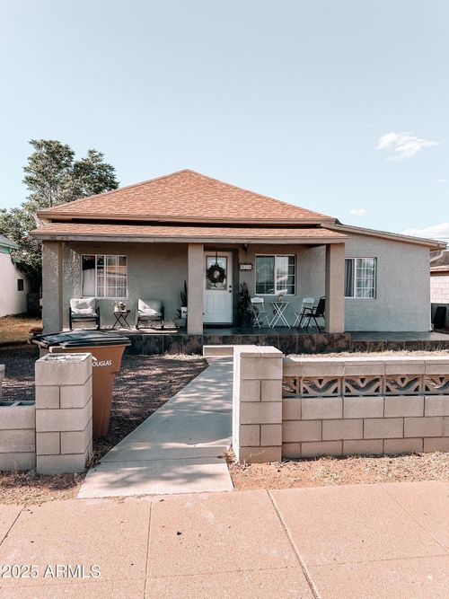 914 E 16th St, Douglas, AZ, 85607-1410 | Card Image