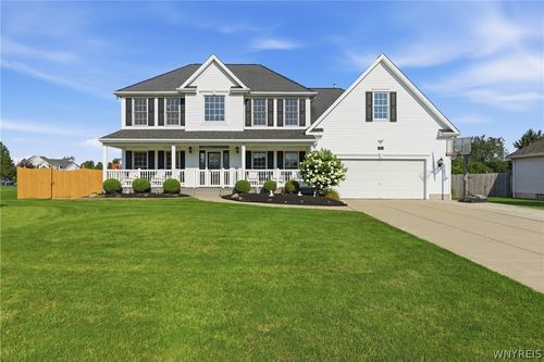 135 Independence Ln, Grand Island, NY, 14072-1878 | Card Image