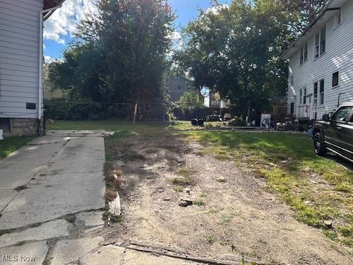 9605 Silk Ave, Cleveland, OH, 44102-1727 | Card Image