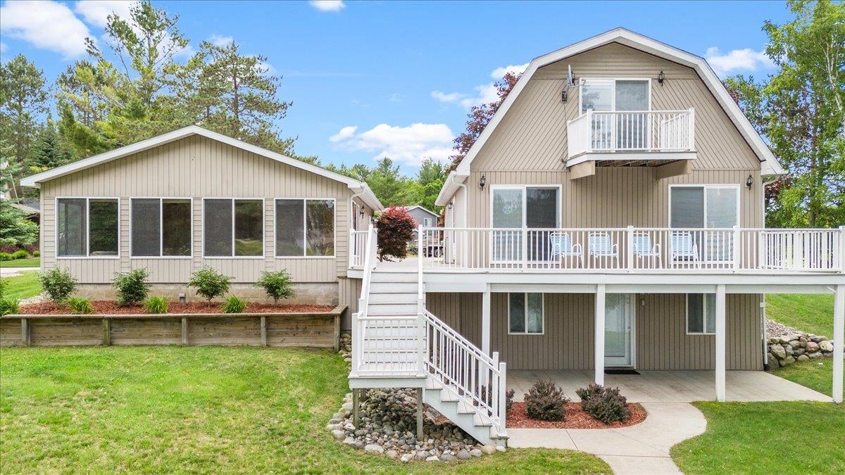Banbury Ct, Gladwin, MI 48624