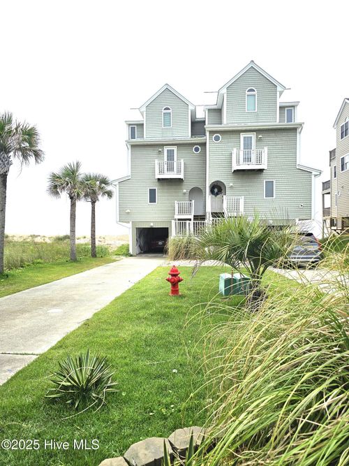 1238 New River Inlet Rd, N Topsail Beach, NC, 28460-9252 | Card Image