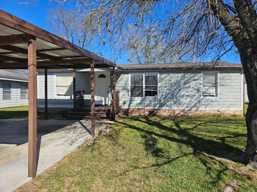 2000 W W Humble Street, Baytown, TX, 77520 | Card Image