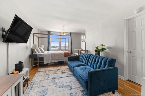 apt-509-4601 39th Ave, Sunnyside, NY, 11104-1436 | Card Image