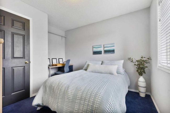18 Mt Selkirk Place Se, House other with 5 bedrooms, 3 bathrooms and 4 parking in Calgary AB | Image 25