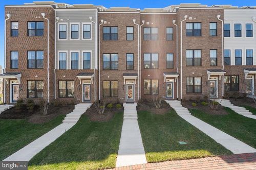643 Belmont Bay Dr, WOODBRIDGE, VA, 22191-5490 | Card Image