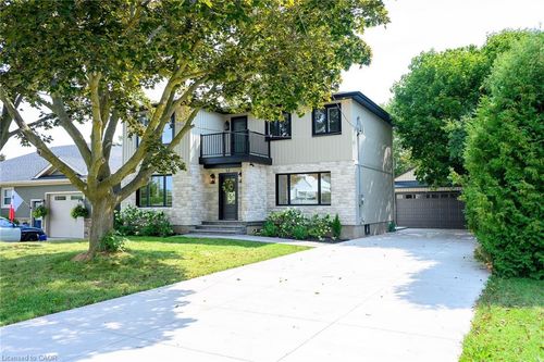 14 Marr Ave, Grimsby, ON, L3M2N7 | Card Image