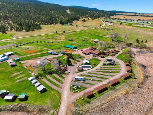 20899 Pleasant Valley Dr, Sturgis, SD, 57785-6404 | Card Image