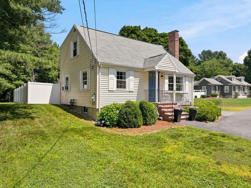 127 Elm St, North Reading, MA, 01864-2914 | Card Image