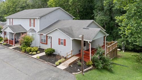 504 Goose Meadow Dr, Forest, VA, 24551-2861 | Card Image