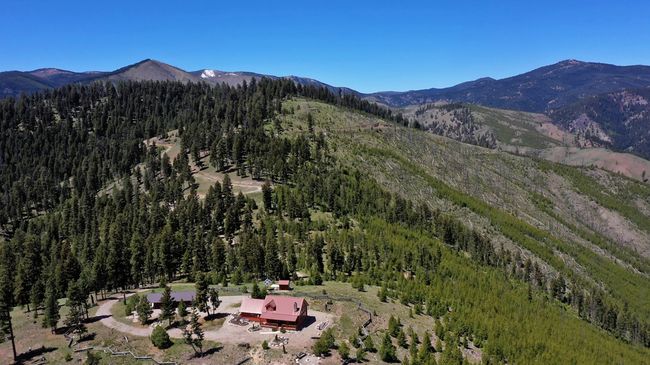 966 Forest Service Road, House other with 2 bedrooms, 3 bathrooms and null parking in Darby MT | Image 69