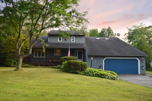 3 Bobolink Cir, Essex, VT, 05452-2233 | Card Image