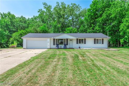 9050 Cherokee Run, Macedonia, OH, 44056-1218 | Card Image