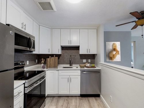 unit-1-1-1105 Lexington St, Waltham, MA, 02452-7218 | Card Image