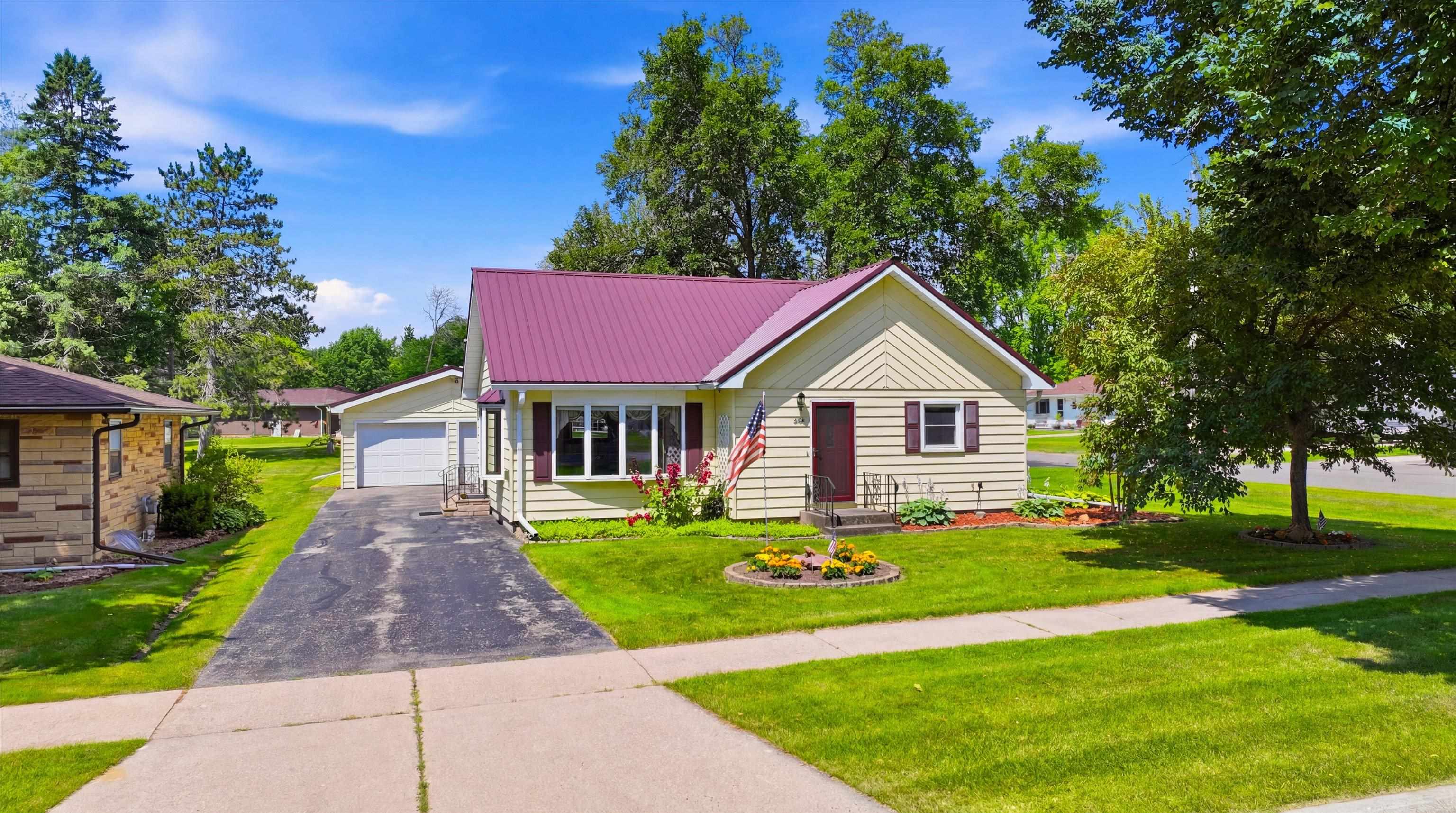Residential in Marshfield