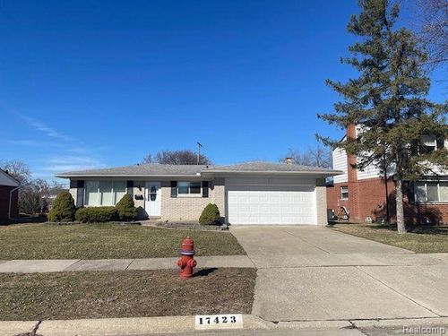 17423 Moors, Fraser, MI, 48026-4316 | Card Image