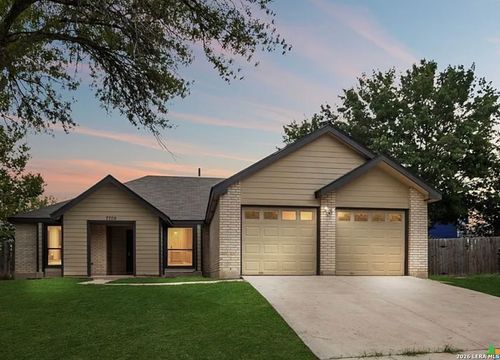 7708 Brunning Ct, Live Oak, TX, 78233-2643 | Card Image