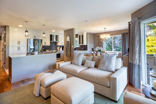 w303-5780 Trail Ave, Sechelt, BC, V7Z0K5 | Card Image