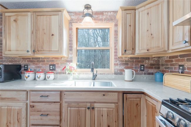 1316 General Puller Hwy, House other with 3 bedrooms, 2 bathrooms and null parking in Saluda VA | Image 12