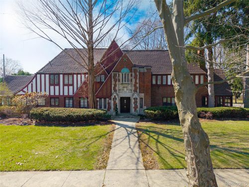 1735 Lincolnshire Dr, Detroit, MI, 48203-1410 | Card Image