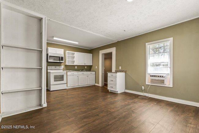 744 Fernway St, House other with 2 bedrooms, 1 bathrooms and null parking in Jacksonville FL | Image 5