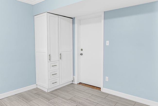 1 - 31 Southdale Ave, Home with 0 bedrooms, 1 bathrooms and 1 parking in Kitchener ON | Image 4