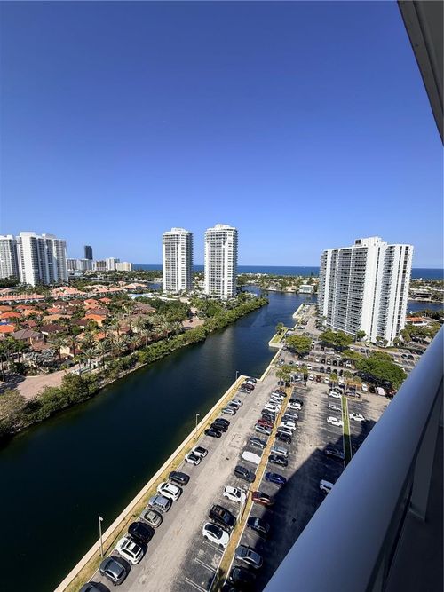 1901-3701 N Country Club Dr, Aventura, FL, 33180-1732 | Card Image