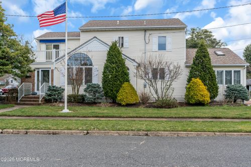 124 Neptune Pl, Sea Girt, NJ, 08750-3209 | Card Image