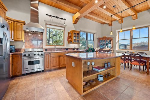 2 Tecolote Rd, El Prado, NM, 87529-7025 | Card Image