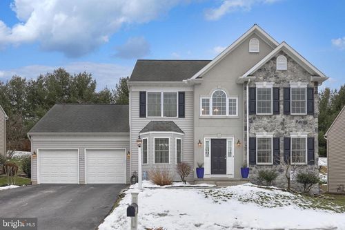 16 Cedar Chase Dr, MOUNTVILLE, PA, 17554-1676 | Card Image