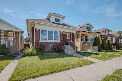 2716 East Ave, Berwyn, IL, 60402-2752 | Card Image