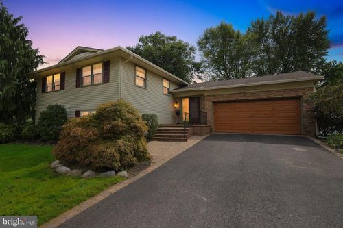 223 St David Dr, MOUNT LAUREL, NJ, 08054-2905 | Card Image