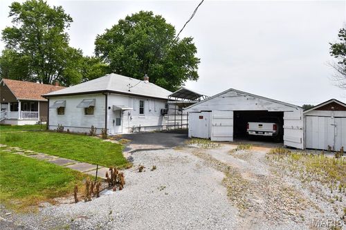 404 School St, Wilsonville, IL, 62093-1069 | Card Image