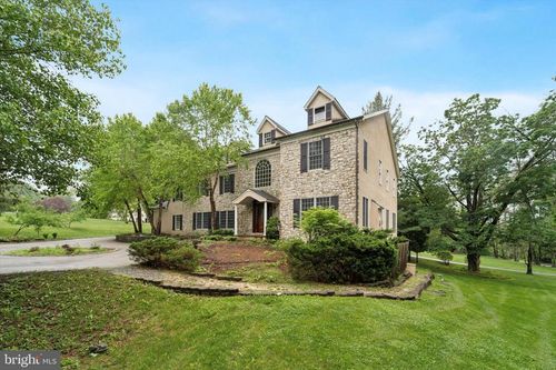 1 Dunminning Rd, NEWTOWN SQUARE, PA, 19073-1801 | Card Image