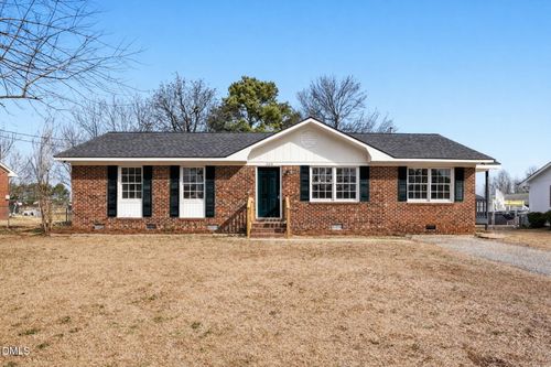 1120 W Pope St, Benson, NC, 27504-9790 | Card Image