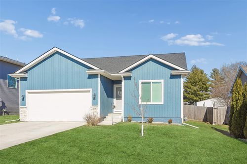 426 1st St Nw, Bondurant, IA, 50035-2150 | Card Image