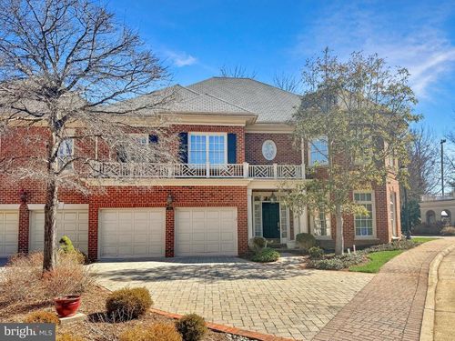 3811 N Randolph Court, ARLINGTON, VA, 22207 | Card Image