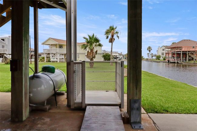 Utility Lift & Propane Tank | Image 5